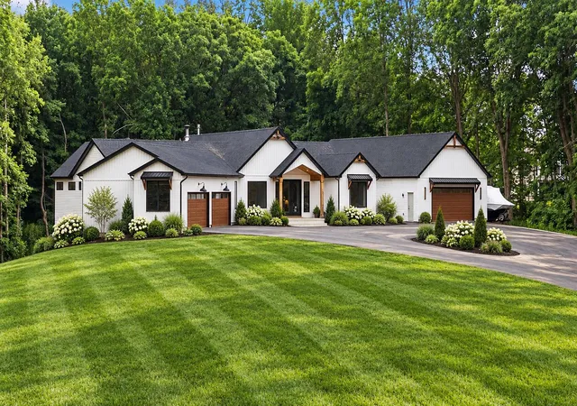 Photo 2 of Mansion for sale at 155 N 350 West, Valparaiso, IN 46385 | MLS# 846262 | Listing updated on 2026-10-02