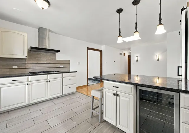 Photo 4 of Single family home for sale at 9502 Fran Lin Pkwy, Munster, IN 46321 | MLS# 846412 | Listing updated on 2026-10-07