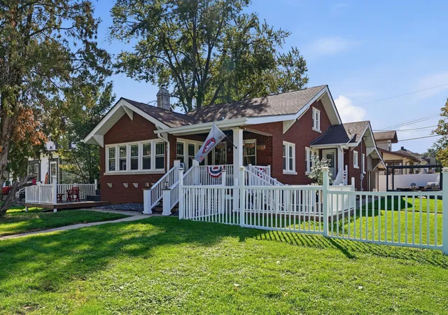 Photo 2 of Single family home for sale at 503 E Joliet St, Crown Point, IN 46307 | MLS# 846139 | Listing updated on 2026-10-06