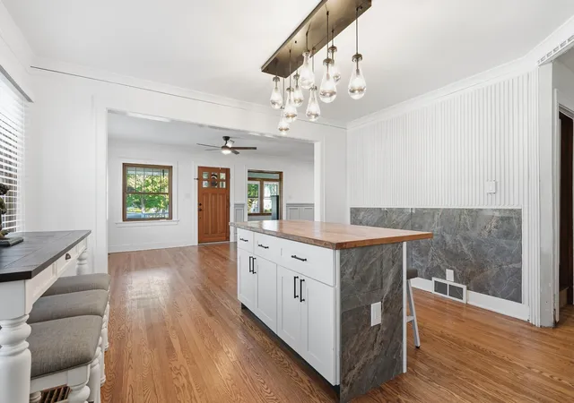 Photo 4 of Single family home for sale at 503 E Joliet St, Crown Point, IN 46307 | MLS# 846139 | Listing updated on 2026-10-06