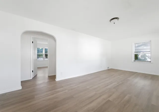 Photo 4 of Single family home for sale at 412 Vail St, Michigan City, IN 46360 | MLS# 846110 | Listing updated on 2026-09-30