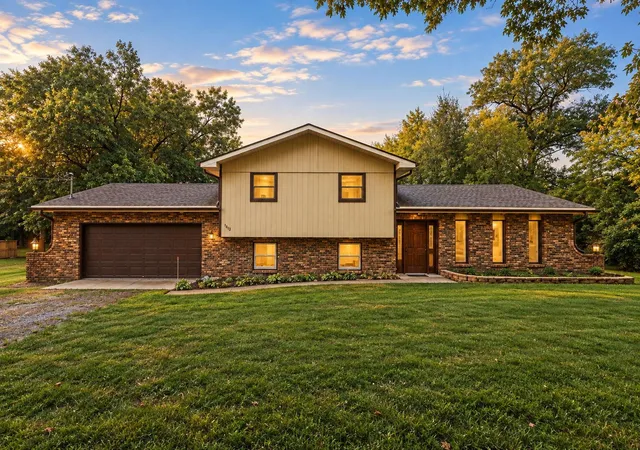 Single family home for sale at 1413 W 985 North, Lake Village, IN 46349 | MLS# 846170