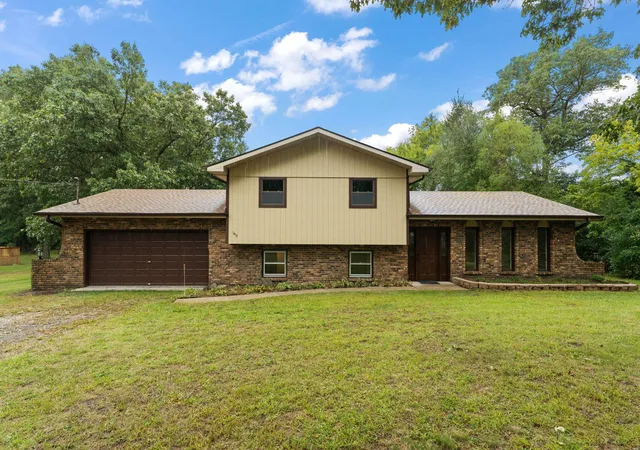 Photo 1 of Single family home for sale at 1413 W 985 North, Lake Village, IN 46349 | MLS# 846170 | Listing updated on 2026-10-05