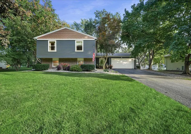 Photo 3 of Sale Pending at 106 Fordwick Ln, Valparaiso, IN 46383 | MLS# 846136 | Listing updated on 2026-10-05