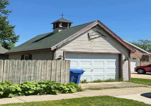 Photo 3 of Single family home for sale at 403 E North St, Crown Point, IN 46307 | MLS# 846638 | Listing updated on 2026-10-09