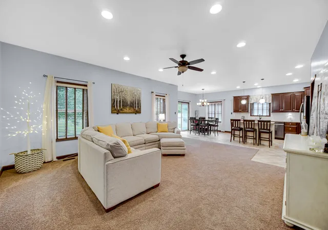 Photo 3 of Single family home for sale at 211 Trailcreek Dr, Chesterton, IN 46304 | MLS# 846131 | Listing updated on 2026-10-01
