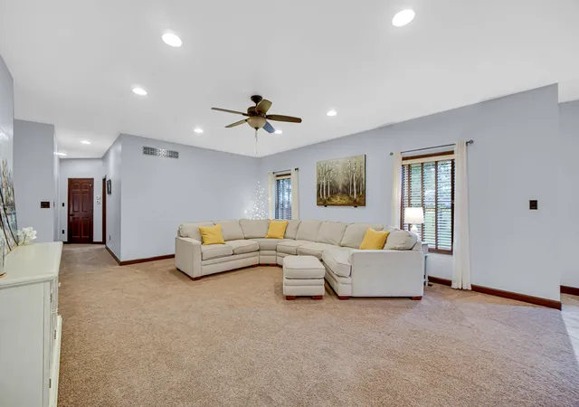 Photo 4 of Single family home for sale at 211 Trailcreek Dr, Chesterton, IN 46304 | MLS# 846131 | Listing updated on 2026-10-01