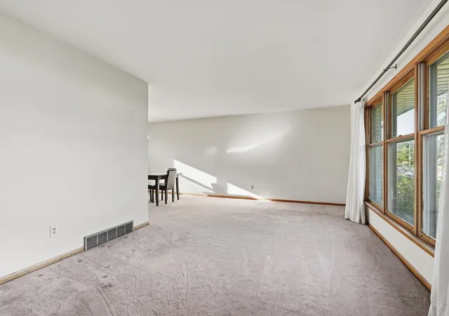 Photo 3 of Single family home for sale at 8504 Forest Ave, Munster, IN 46321 | MLS# 846317 | Listing updated on 2026-10-04