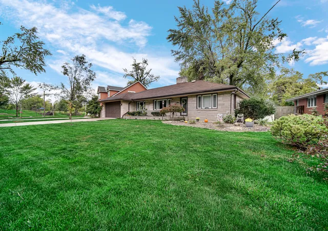 Photo 3 of Single family home for sale at 1856 S River Dr, Munster, IN 46321 | MLS# 846249 | Listing updated on 2026-10-02
