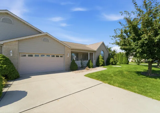 Photo 1 of Sale Pending at 10818 Pike St, Crown Point, IN 46307 | MLS# 846164 | Listing updated on 2026-10-04