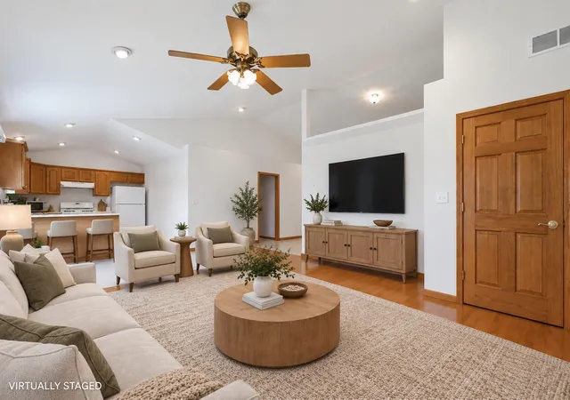 Photo 4 of Sale Pending at 10818 Pike St, Crown Point, IN 46307 | MLS# 846164 | Listing updated on 2026-10-04