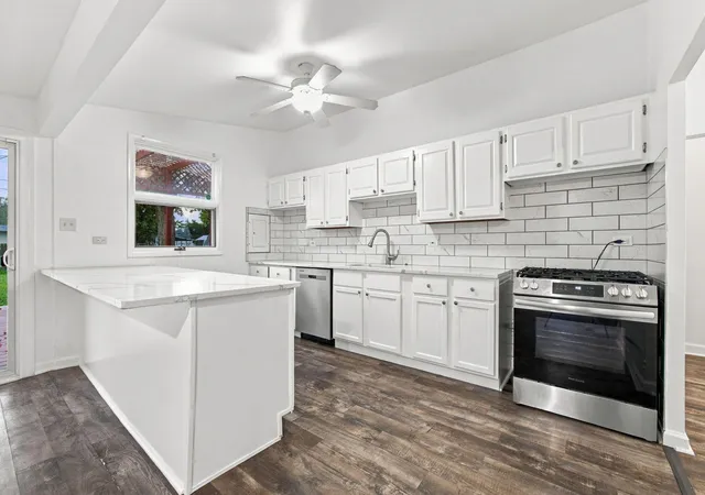Photo 3 of Single family home for sale at 518 Avalon Dr, Dyer, IN 46311 | MLS# 846407 | Listing updated on 2026-10-07