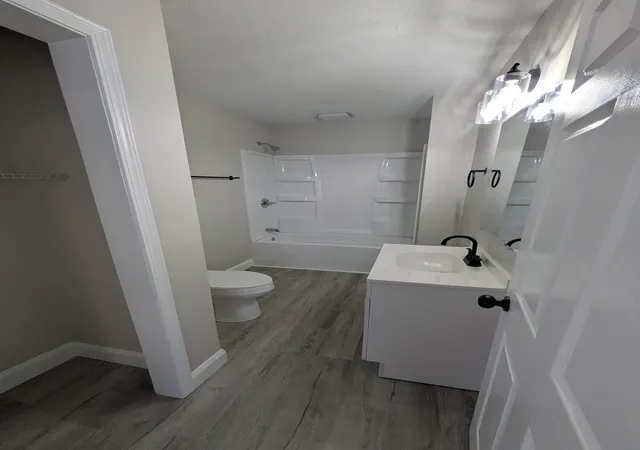 Photo 4 of Single family home for sale at 428 N Carroll Ave, Michigan City, IN 46360 | MLS# 846827 | Listing updated on 2026-10-15