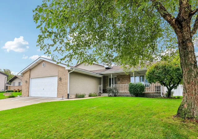 Photo 3 of Single family home for sale at 12701 Goldenrod Pl, Saint John, IN 46373 | MLS# 846280 | Listing updated on 2026-10-06