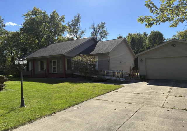 Photo 1 of Single family home for sale at 2201 W Morgan Ave, Chesterton, IN 46304 | MLS# 846340 | Listing updated on 2026-10-05