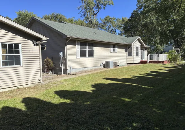 Photo 3 of Single family home for sale at 2201 W Morgan Ave, Chesterton, IN 46304 | MLS# 846340 | Listing updated on 2026-10-05