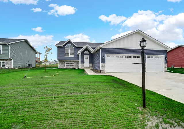 Photo 3 of Single family home for sale at 5851 Grand Slam Ave, Portage, IN 46368 | MLS# 846259 | Listing updated on 2026-10-07