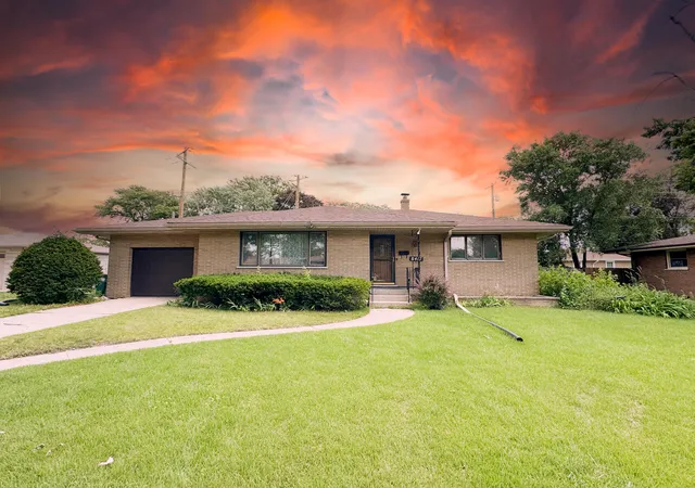 Photo 1 of Single family home for sale at 8417 Hohman Ave, Munster, IN 46321 | MLS# 846182 | Listing updated on 2026-10-06