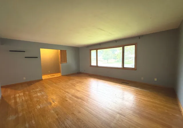 Photo 4 of Single family home for sale at 8417 Hohman Ave, Munster, IN 46321 | MLS# 846182 | Listing updated on 2026-10-06