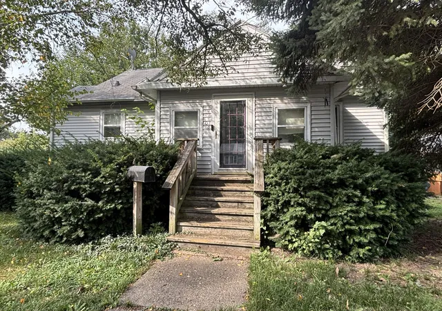 Photo 1 of Single family home for sale at 808 N 3rd Street, Kentland, IN 47951 | MLS# 846222 | Listing updated on 2026-10-02