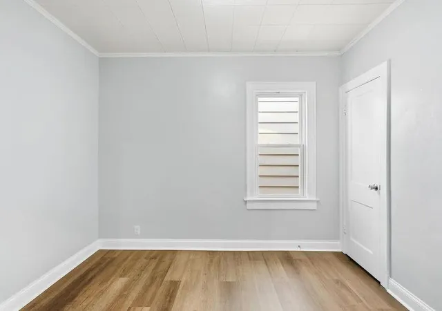 Photo 4 of Single family home for sale at 1537 Myrtle Ave, Whiting, IN 46394 | MLS# 846232 | Listing updated on 2026-10-08