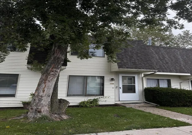 Photo 1 of Townhouse for sale at 448 E 60th Place, Merrillville, IN 46410 | MLS# 846185 | Listing updated on 2026-10-01