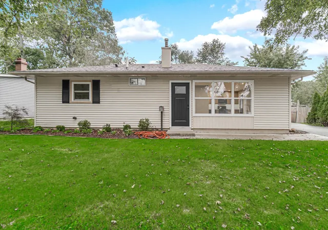 Single family home for sale at 205 Randle St, Valparaiso, IN 46383 | MLS# 846238