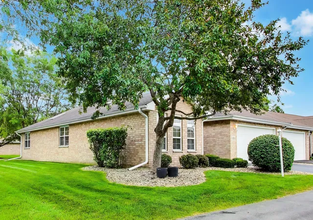 Photo 2 of Multi family home for sale at 1035 Easy St #A, Crown Point, IN 46307 | MLS# 846206 | Listing updated on 2026-10-02