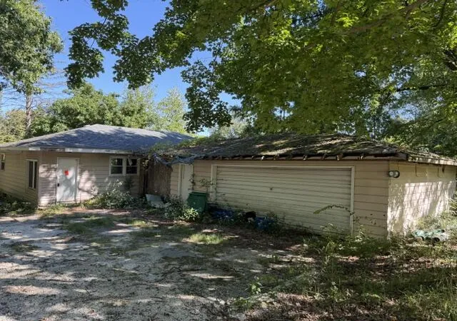 Photo 1 of Single family home for sale at 398 W Us Hwy 30, Valparaiso, IN 46385 | MLS# 846253 | Listing updated on 2026-10-02