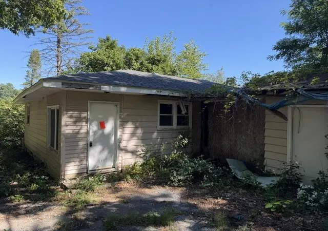 Photo 2 of Single family home for sale at 398 W Us Hwy 30, Valparaiso, IN 46385 | MLS# 846253 | Listing updated on 2026-10-02