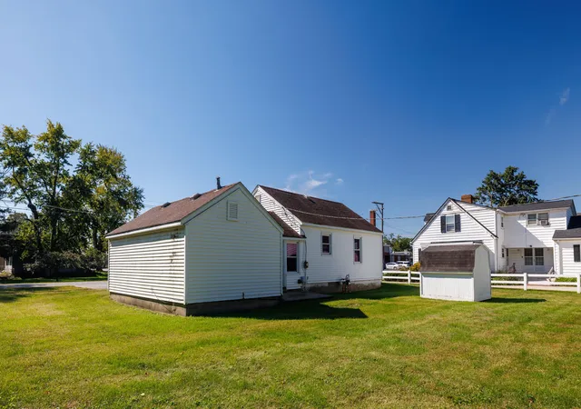 Photo 3 of Single family home for sale at 124 W School St, Wolcott, IN 47995 | MLS# 846225 | Listing updated on 2026-10-02