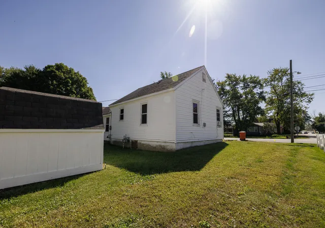 Photo 3 of Single family home for sale at 124 W School St, Wolcott, IN 47995 | MLS# 846225 | Listing updated on 2026-10-02