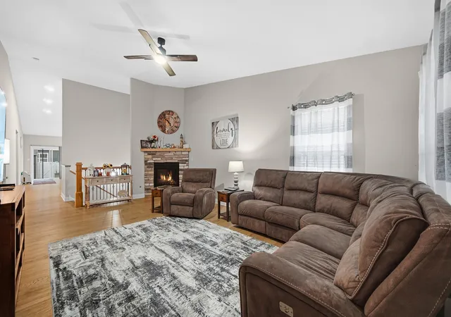 Photo 2 of Single family home for sale at 1500 Waverly Rd, Chesterton, IN 46304 | MLS# 846271 | Listing updated on 2026-10-02
