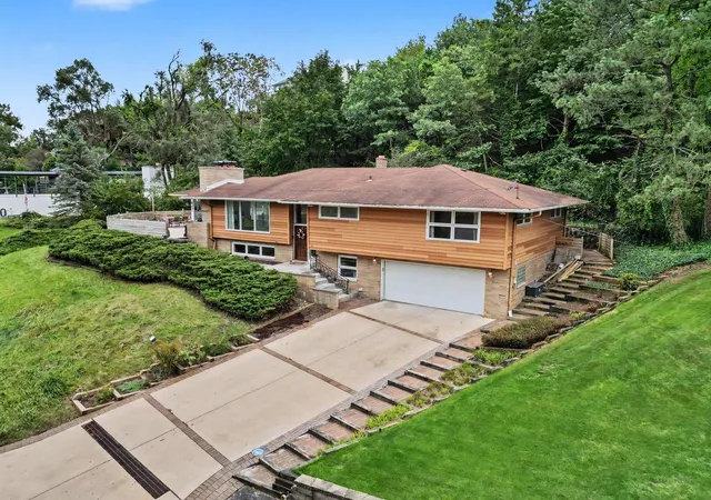 Photo 2 of Single family home for sale at 41 Sunset Trl, Portage, IN 46368 | MLS# 846256 | Listing updated on 2026-10-02