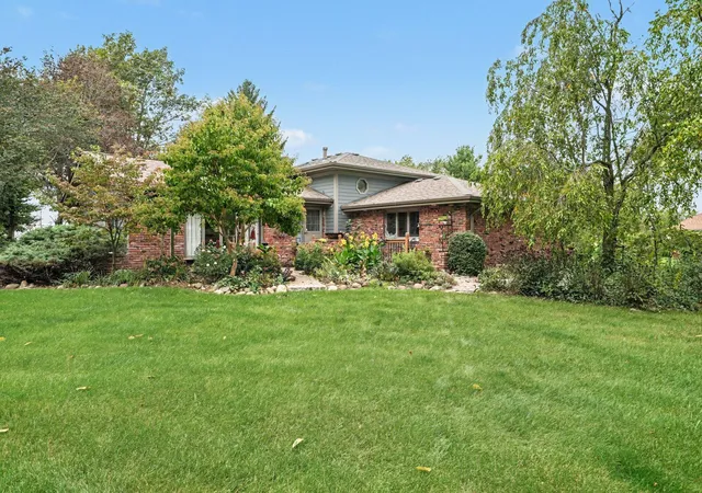 Photo 1 of Single family home for sale at 11858 Linden St, Cedar Lake, IN 46303 | MLS# 846245 | Listing updated on 2026-10-04