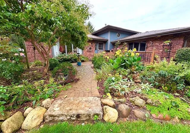 Photo 3 of Single family home for sale at 11858 Linden St, Cedar Lake, IN 46303 | MLS# 846245 | Listing updated on 2026-10-04