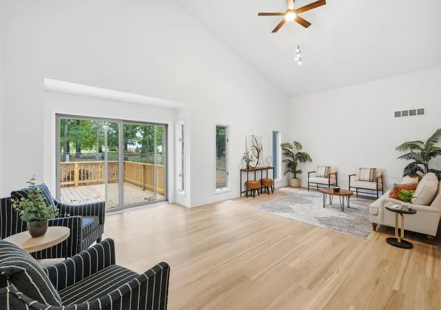 Photo 3 of Single family home for sale at 3611 Kingsway Dr, Crown Point, IN 46307 | MLS# 847071 | Listing updated on 2026-10-22