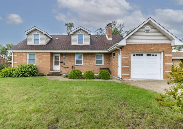 Photo 2 of Single family home for sale at 8336 Schreiber Dr, Munster, IN 46321 | MLS# 846291 | Listing updated on 2026-10-06