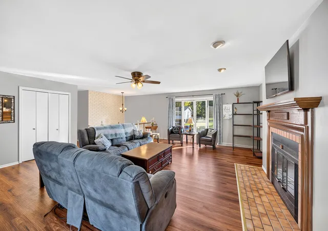 Photo 4 of Single family home for sale at 214 Omega Dr, Crown Point, IN 46307 | MLS# 846313 | Listing updated on 2026-10-09