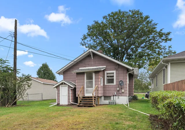 Photo 3 of Sale Pending at 6614 Lyman Ave, Hammond, IN 46324 | MLS# 846272 | Listing updated on 2026-10-07