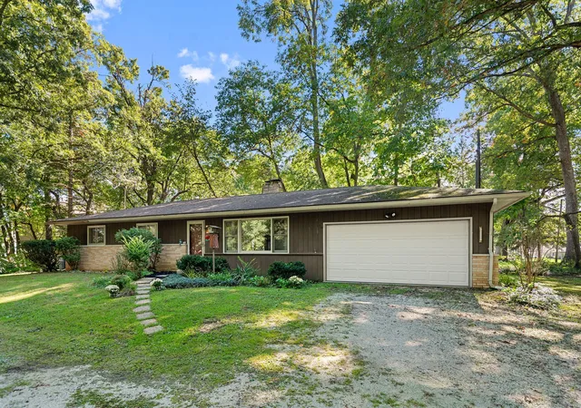 Photo 1 of Single family home for sale at 747 Waverly Rd, La Porte, IN 46350 | MLS# 846293 | Listing updated on 2026-10-06
