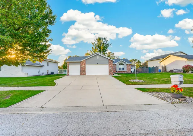 Single family home for sale at 1138 S Delaware St, Hobart, IN 46342 | MLS# 846849 | Listing updated on 2026-10-20