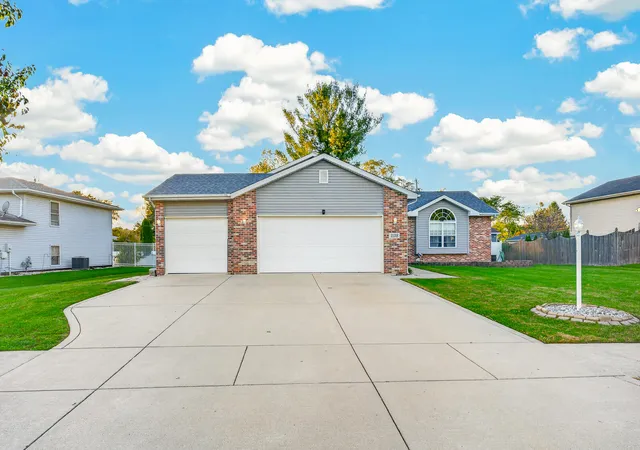 Photo 1 of Single family home for sale at 1138 S Delaware St, Hobart, IN 46342 | MLS# 846849 | Listing updated on 2026-10-20