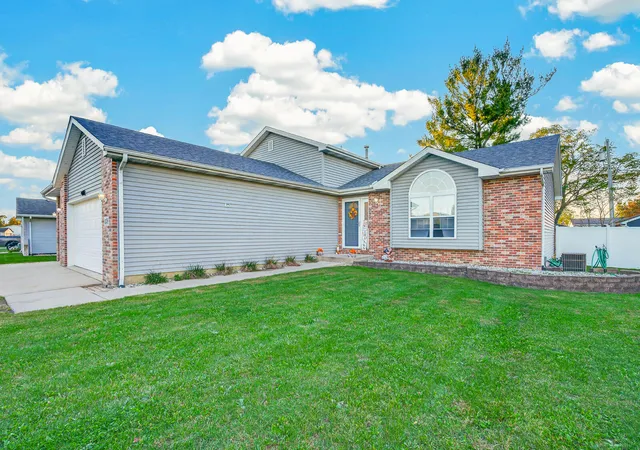 Photo 3 of Single family home for sale at 1138 S Delaware St, Hobart, IN 46342 | MLS# 846849 | Listing updated on 2026-10-20