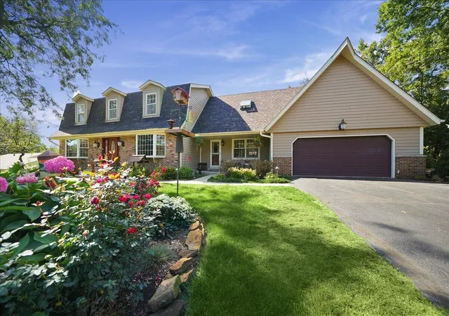 Photo 4 of Single family home for sale at 628 Hazelwood Path, Valparaiso, IN 46385 | MLS# 846289 | Listing updated on 2026-10-06