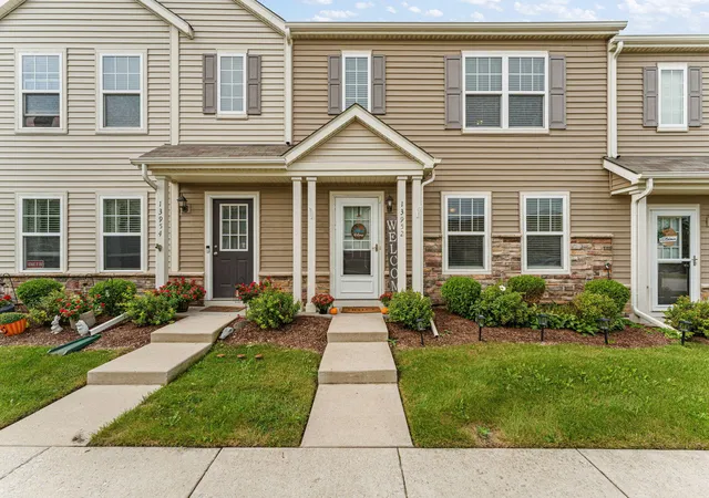 Photo 2 of Townhouse for sale at 13952 Paramount Way, Cedar Lake, IN 46303 | MLS# 846294 | Listing updated on 2026-10-03
