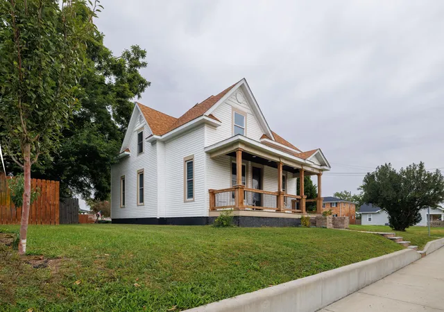 Photo 2 of Single family home for sale at 2120 South St, Lafayette, IN 47904 | MLS# 846296 | Listing updated on 2026-10-03