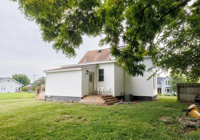 Photo 3 of Single family home for sale at 2120 South St, Lafayette, IN 47904 | MLS# 846296 | Listing updated on 2026-10-03