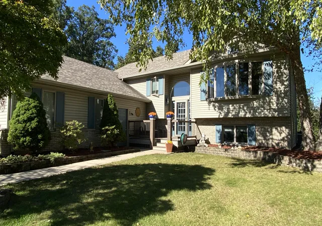 Single family home for sale at 13310 Robin Dr, Cedar Lake, IN 46303 | MLS# 846377