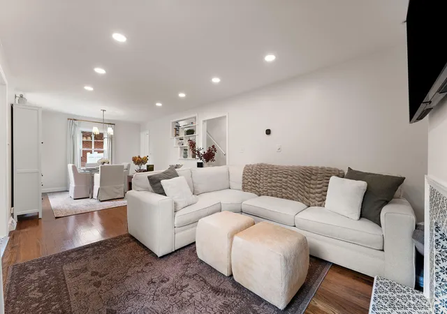 Photo 4 of Single family home for sale at 315 Holton Ridge, Crown Point, IN 46307 | MLS# 846559 | Listing updated on 2026-10-08